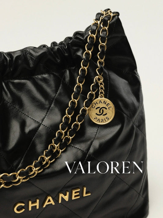 CHANEL 22 HANDBAG Shiny Calfskin & Gold-Tone Metal Black99% New